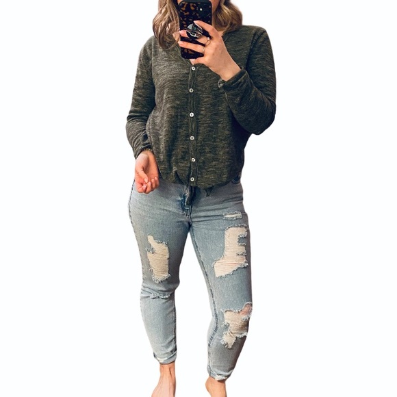 Kim & Cami Medium Button Down Tie Top Deep Green - Picture 2 of 10